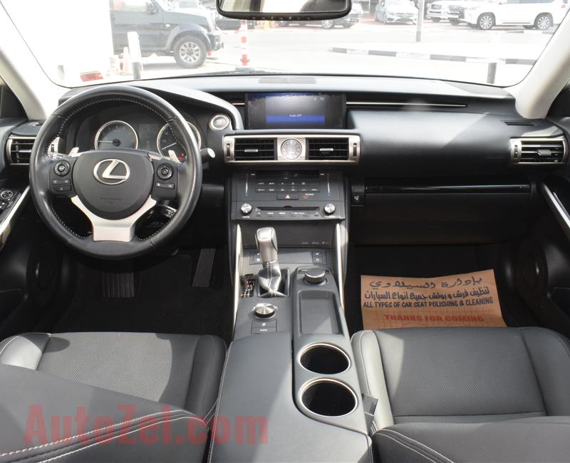 LEXUS IS250- 2015- SILVER- 30 000 KM- US SPECS