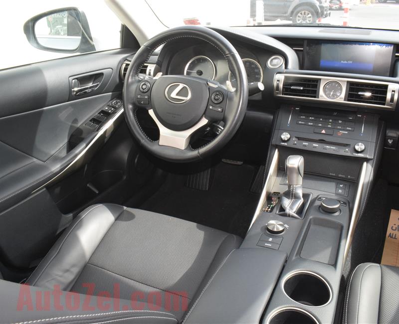 LEXUS IS250- 2015- SILVER- 30 000 KM- US SPECS