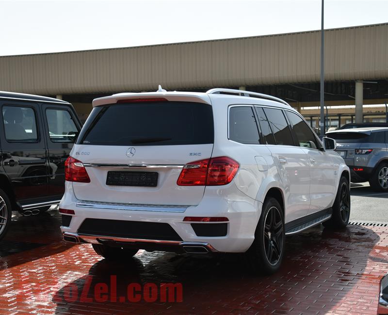 MERCEDES-BENZ GL500- 2015- WHITE- 90 000 KM- GCC SPECS