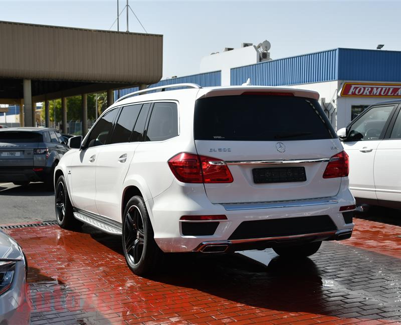 MERCEDES-BENZ GL500- 2015- WHITE- 90 000 KM- GCC SPECS