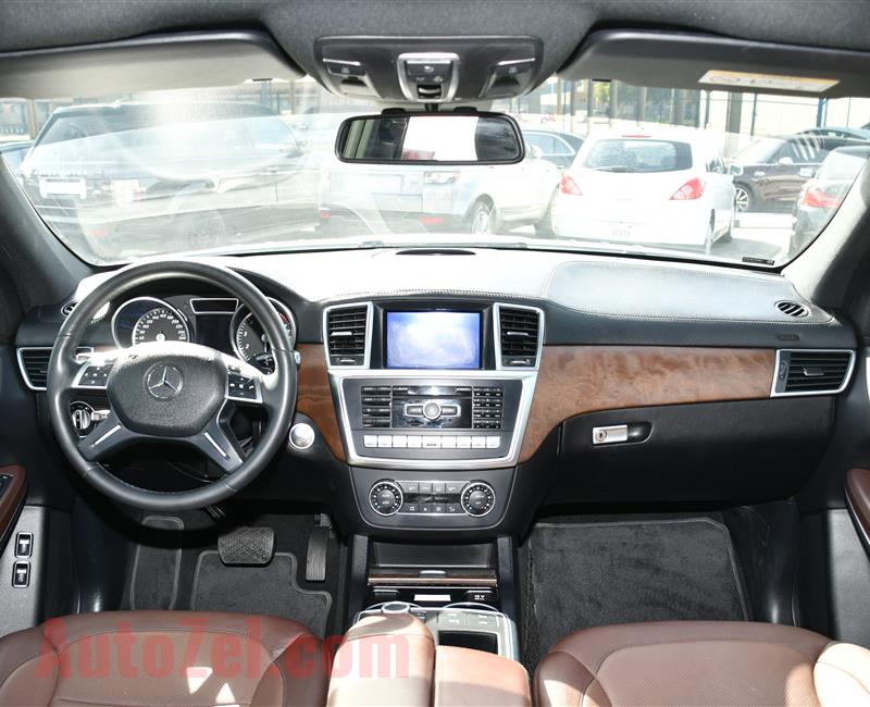 MERCEDES-BENZ GL500- 2015- WHITE- 90 000 KM- GCC SPECS