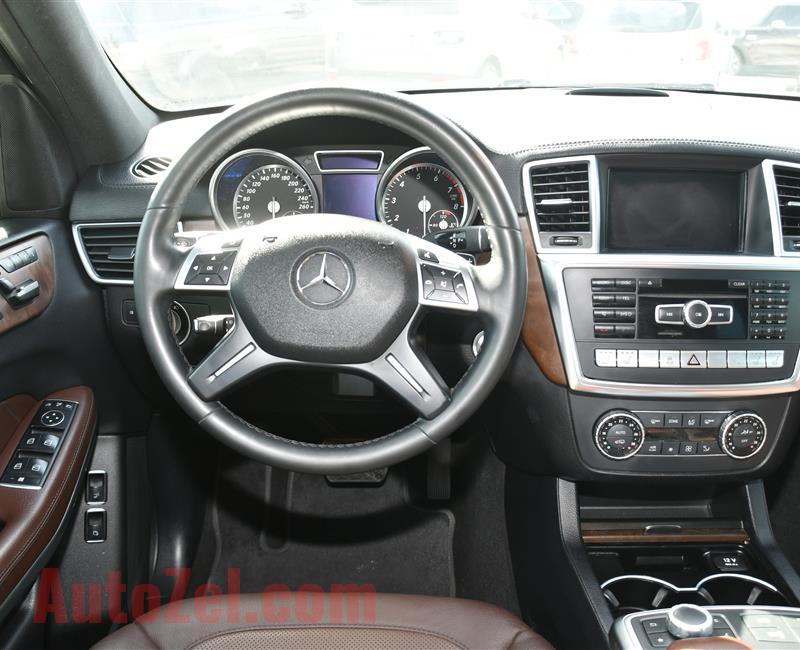 MERCEDES-BENZ GL500- 2015- WHITE- 90 000 KM- GCC SPECS