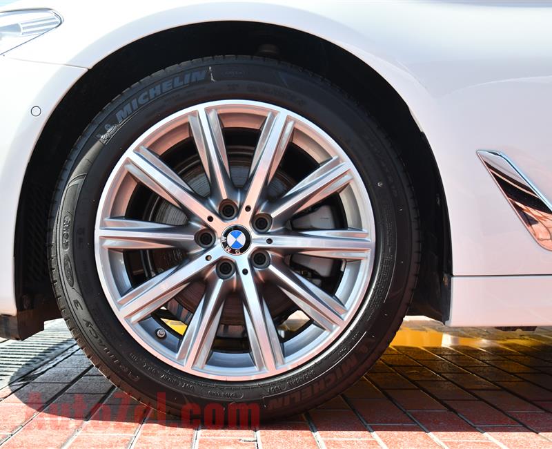 BRAND NEW BMW 520i- 2019- WHITE- GCC SPECS