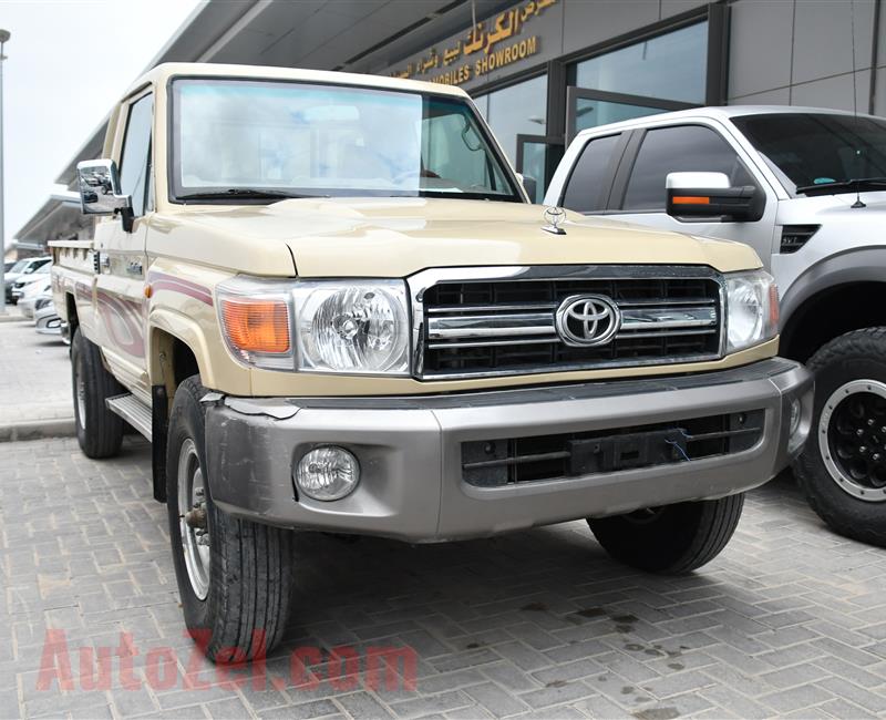 TOYOTA LAND CRUISER- 2013- BEIGE- 82 000 KM