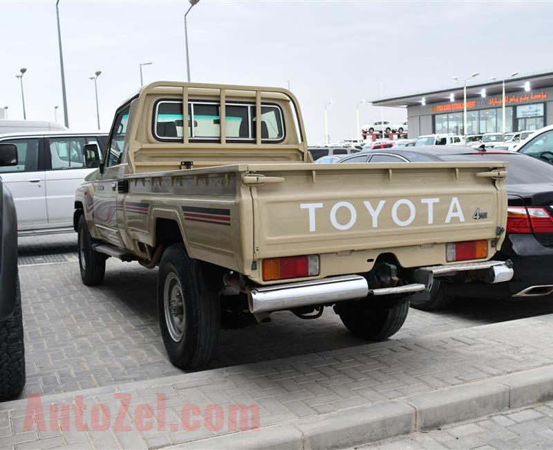 TOYOTA LAND CRUISER- 2013- BEIGE- 82 000 KM