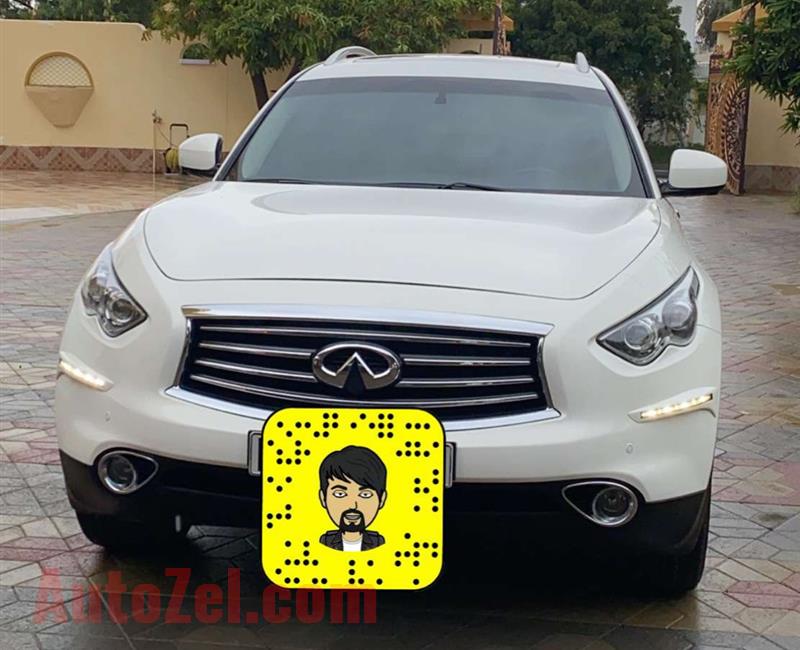 للبيع انفنتي QX70  مديل 2015 تجييكات الوكاله واخر سيرفس ع 80.000 الف تقريبا والسياره وكاله  وماشيه حاليا 85000  وتم تبديل  جميع القطع الاستهلاكيه وجاهزه للفحص مطلوب فيها 80.000 قابل للتفاوض  0528358888