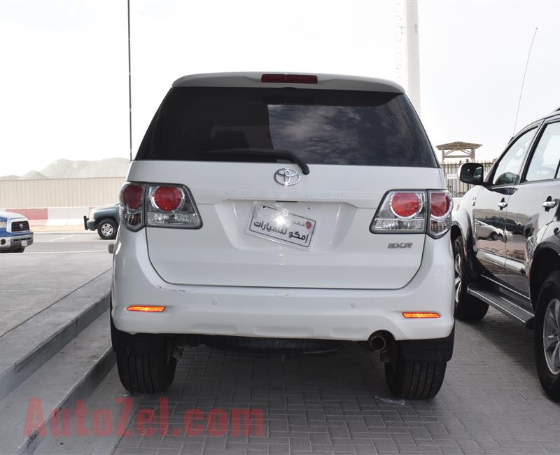 TOYOTA FORTUNER- 2014- WHITE- 145 000 KM- GCC SPECS