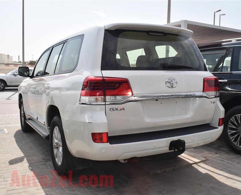 TOYOTA LAND CRUISER- 2017- WHITE- 63 000 KM- GCC SPECS