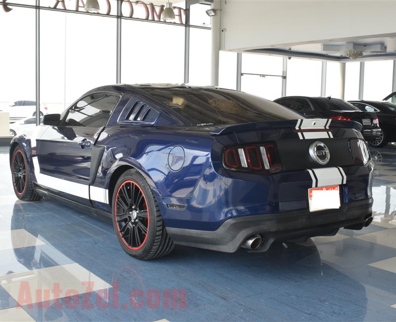 FORD MUSTANG- 2010- BLUE/BLACK- 227 000 KM- GCC SPECS