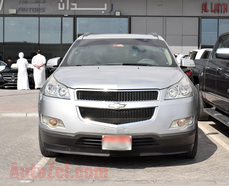 CHEVROLET TRAVERSE LT- 2012- SILVER- 196 000 KM- GCC