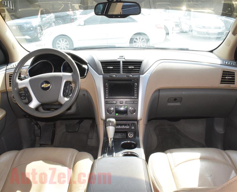 CHEVROLET TRAVERSE LT- 2012- SILVER- 196 000 KM- GCC