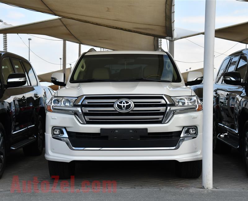 TOYOTA LAND CRUISER GXR- 2017- WHITE- 94 000 KM- GCC