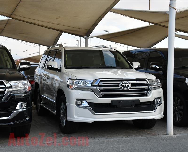 TOYOTA LAND CRUISER GXR- 2017- WHITE- 94 000 KM- GCC