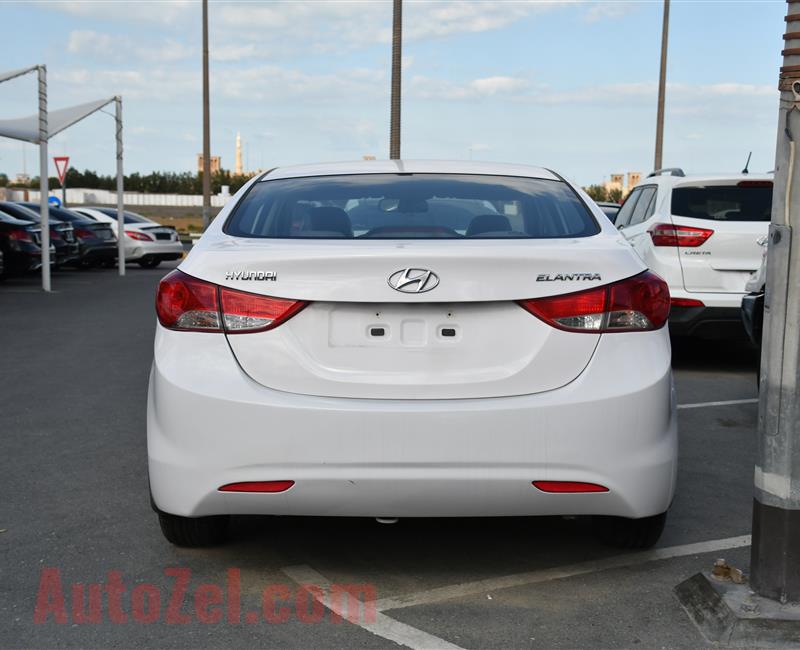 HYUNDAI ELANTRA- 2014- WHITE- 235 000 KM- GCC