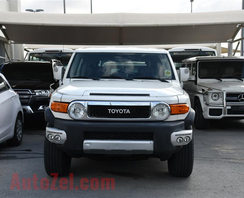 TOYOTA FJ CRUISER- 2008- WHITE- 345 000 KM- GCC