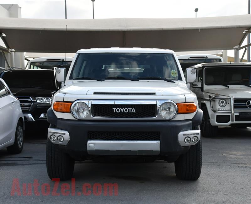 TOYOTA FJ CRUISER- 2008- WHITE- 345 000 KM- GCC