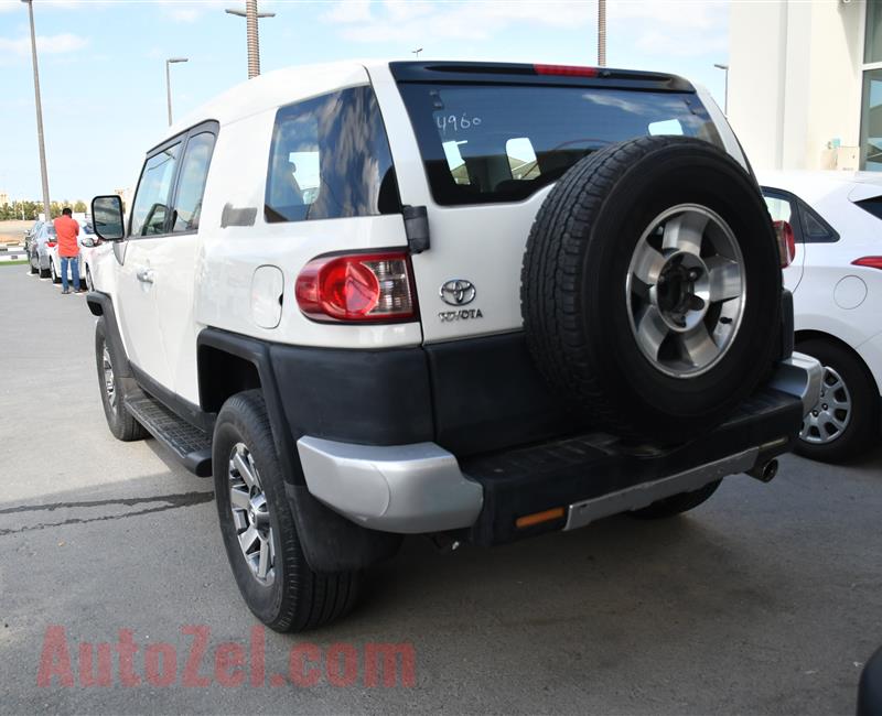 TOYOTA FJ CRUISER- 2008- WHITE- 345 000 KM- GCC