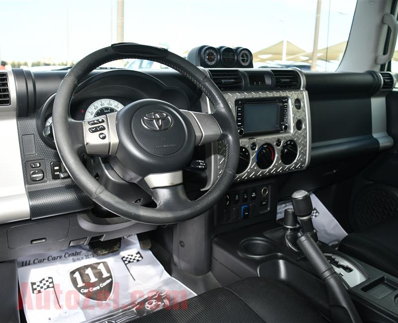 TOYOTA FJ CRUISER- 2008- WHITE- 345 000 KM- GCC