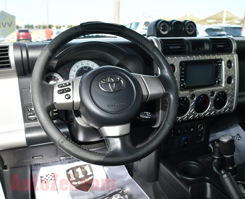 TOYOTA FJ CRUISER- 2008- WHITE- 345 000 KM- GCC