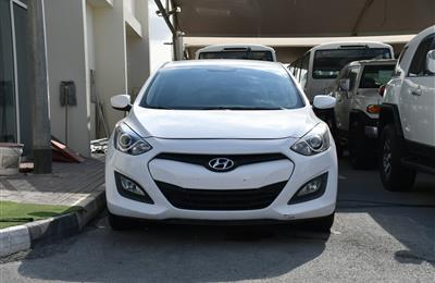 HYUNDAI i30- 2014- WHITE- 98 000 KM- GCC