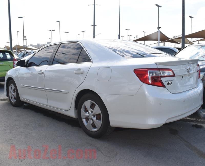 toyota camry model 2013 - white -125000 km - v4 - gcc 