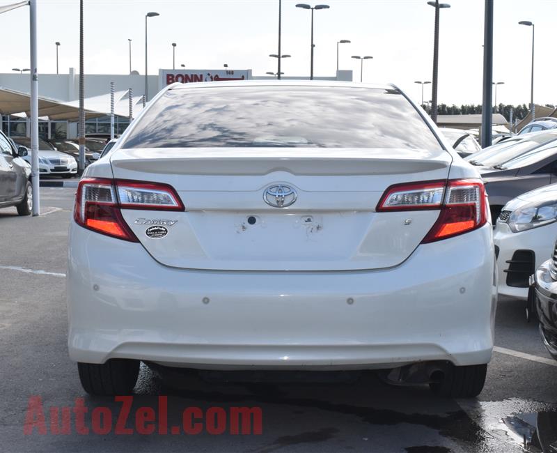 toyota camry model 2013 - white -125000 km - v4 - gcc 