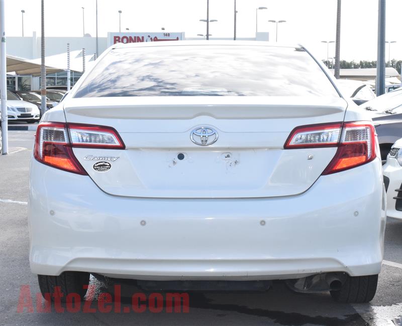 toyota camry model 2013 - white -125000 km - v4 - gcc 