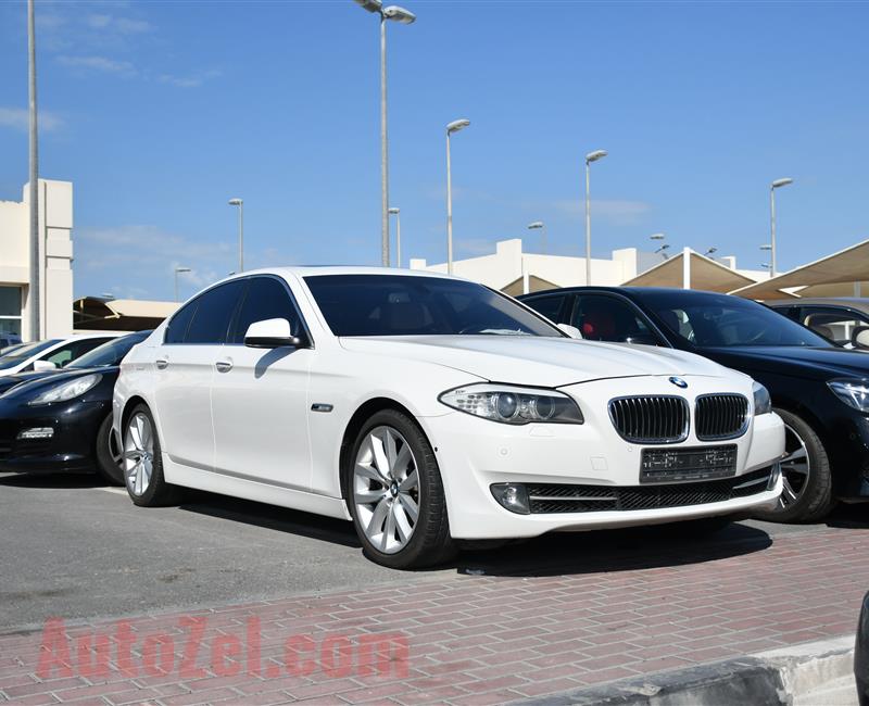 BMW 535i MODEL 2011 - WHITE - 179000 KM - V6 - GCC 