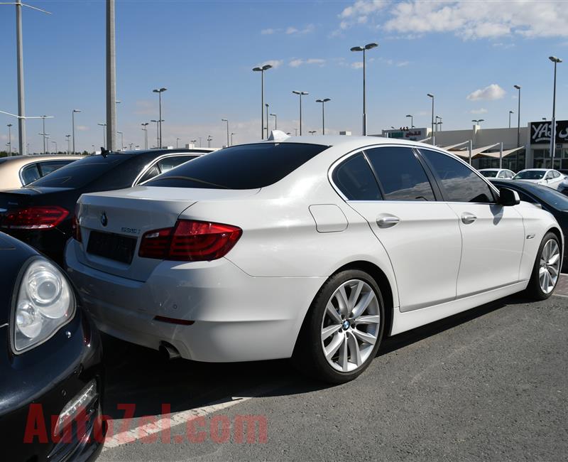 BMW 535i MODEL 2011 - WHITE - 179000 KM - V6 - GCC 