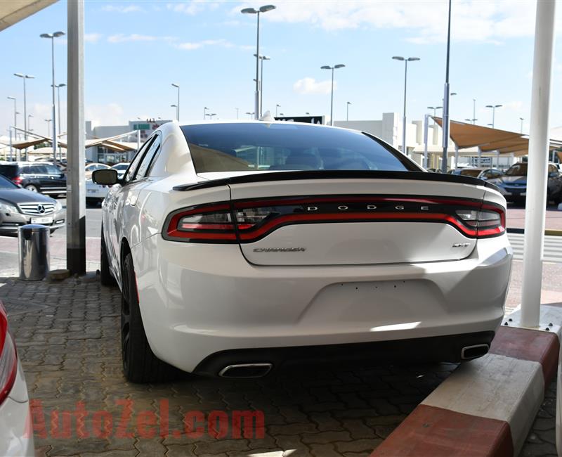 DODGE CHARGER MODEL 2016 - WHITE - 74,000 KM - V6 - CAR SPECS IS AMERICAN 