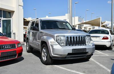 JEEP CHEROKEE MODEL 2010 - SILVER - 243000 KM - V6 - GCC 