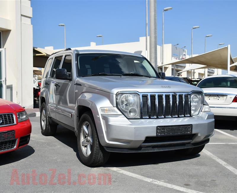 JEEP CHEROKEE MODEL 2010 - SILVER - 243000 KM - V6 - GCC 