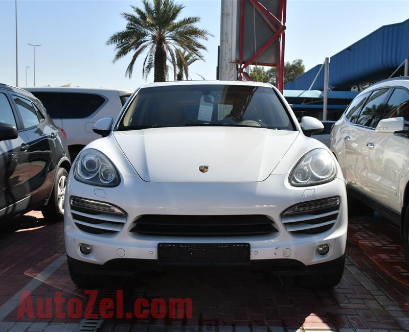 PORSCHE CAYENNE- 2013- WHITE- 98 000 KM- GCC SPECS