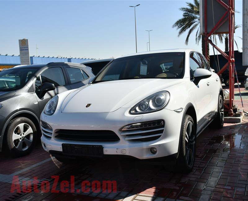 PORSCHE CAYENNE- 2013- WHITE- 98 000 KM- GCC SPECS