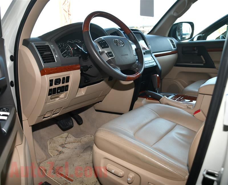 LAND CRUISER GXR V8- 2015- WHITE- 130 000 KM- GCC SPECS