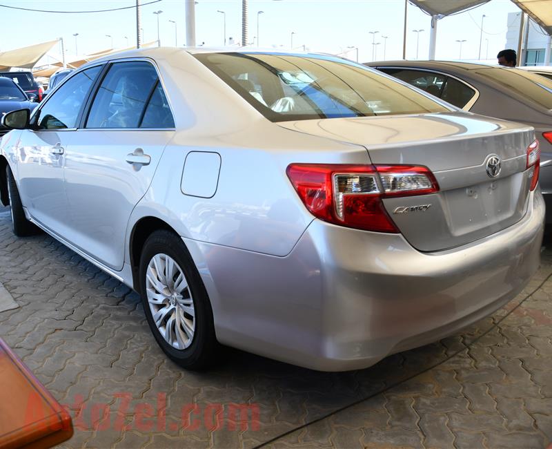 TOYOTA CAMRY LE MODEL 2014 - SILVER - 64.000 MILES - V4 - CAR SPECS IS AMERICAN 