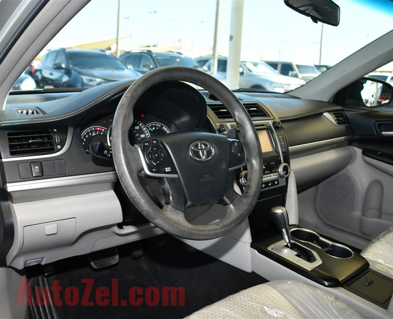 TOYOTA CAMRY LE MODEL 2014 - SILVER - 64.000 MILES - V4 - CAR SPECS IS AMERICAN 
