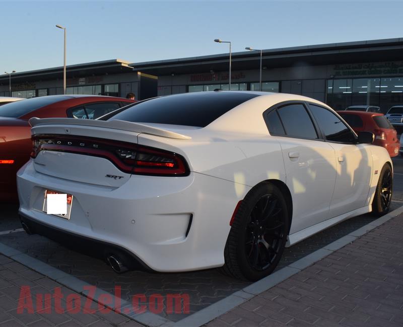 DODGE CHARGER SRT- 2016- WHITE- 100 000 KM- GCC SPECS