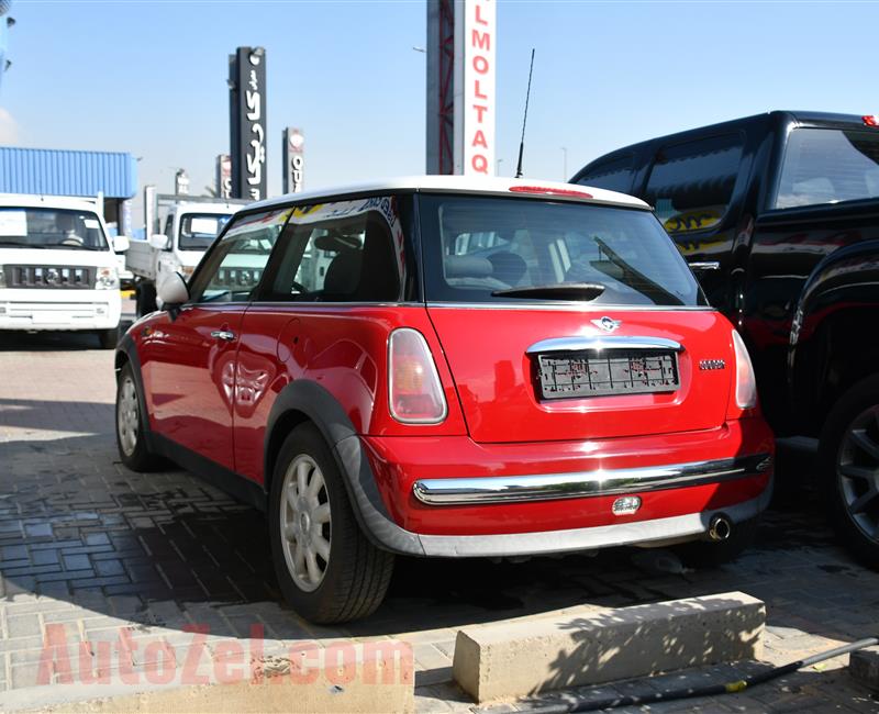 MINI COOPER- 2004- RED- 144 000 KM- GCC SPECS