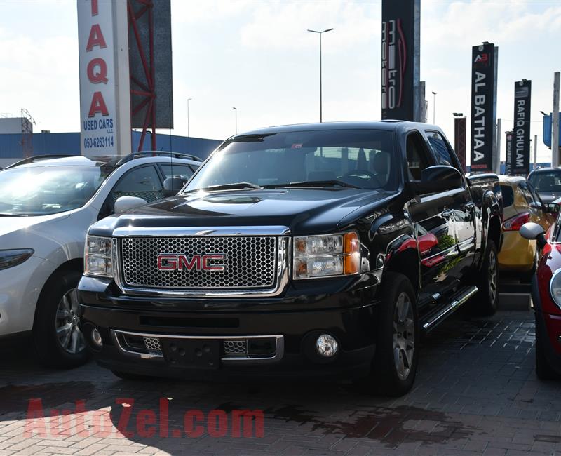 GMC DENALI- 2014- BLACK- 144 000 KM- GCC SPECS