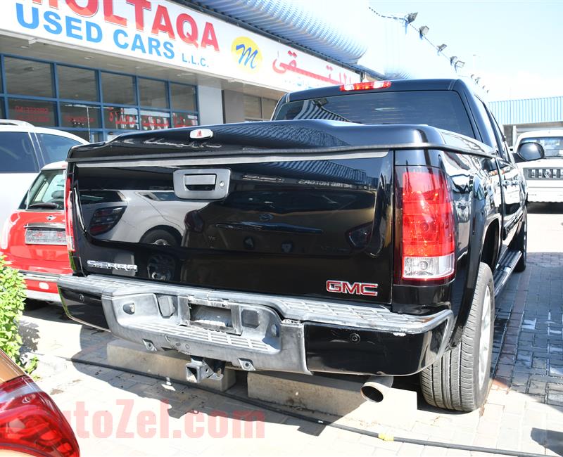 GMC DENALI- 2014- BLACK- 144 000 KM- GCC SPECS