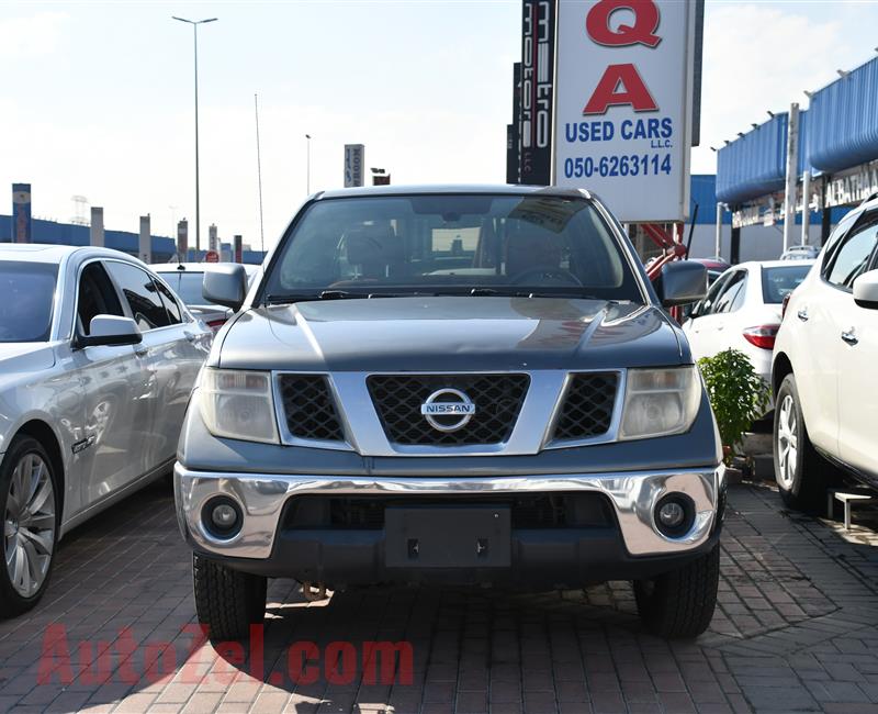 NISSAN NAVARA SE- 2011- GRAY- 210 000 KM- GCC SPECS