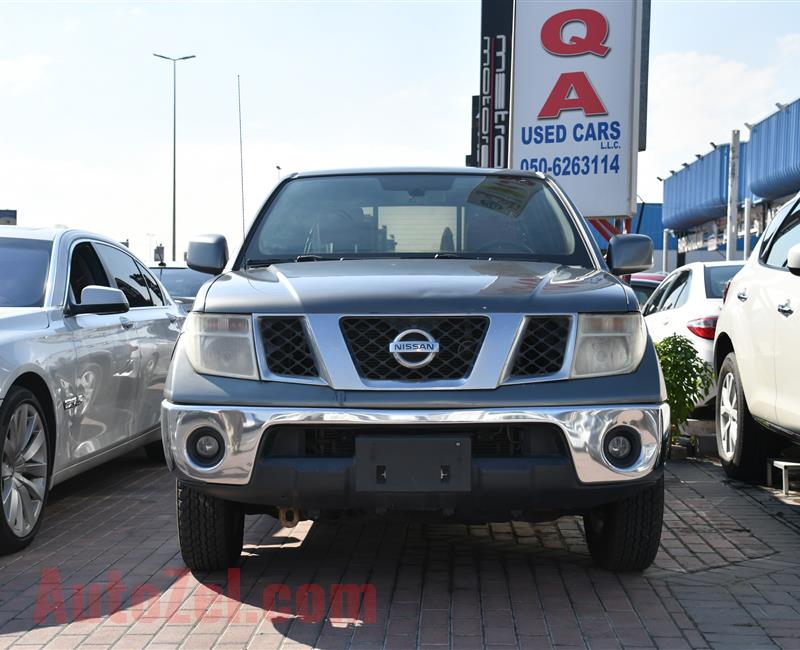 NISSAN NAVARA SE- 2011- GRAY- 210 000 KM- GCC SPECS