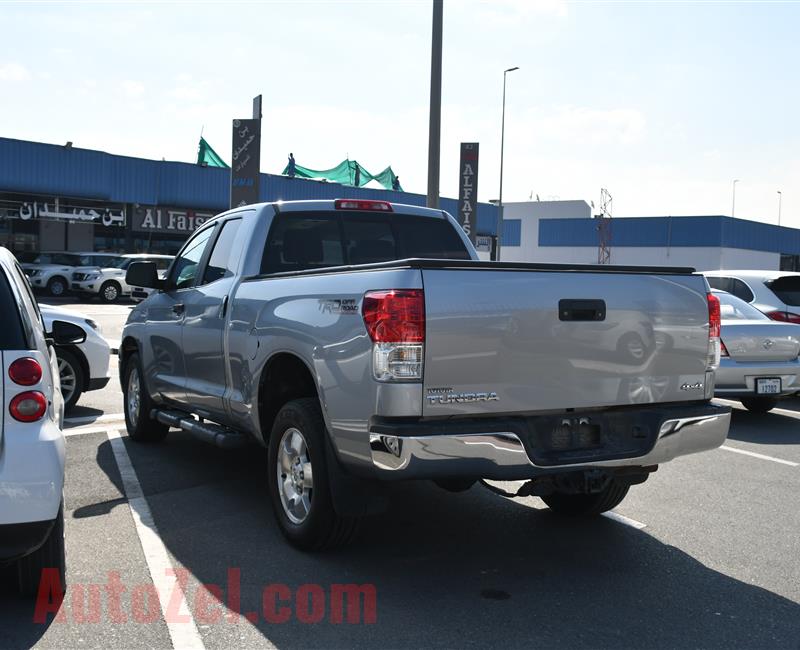 TOYOTA TUNDRA- 2011- SILVER- 48 000 KM- AMERICAN SPECS