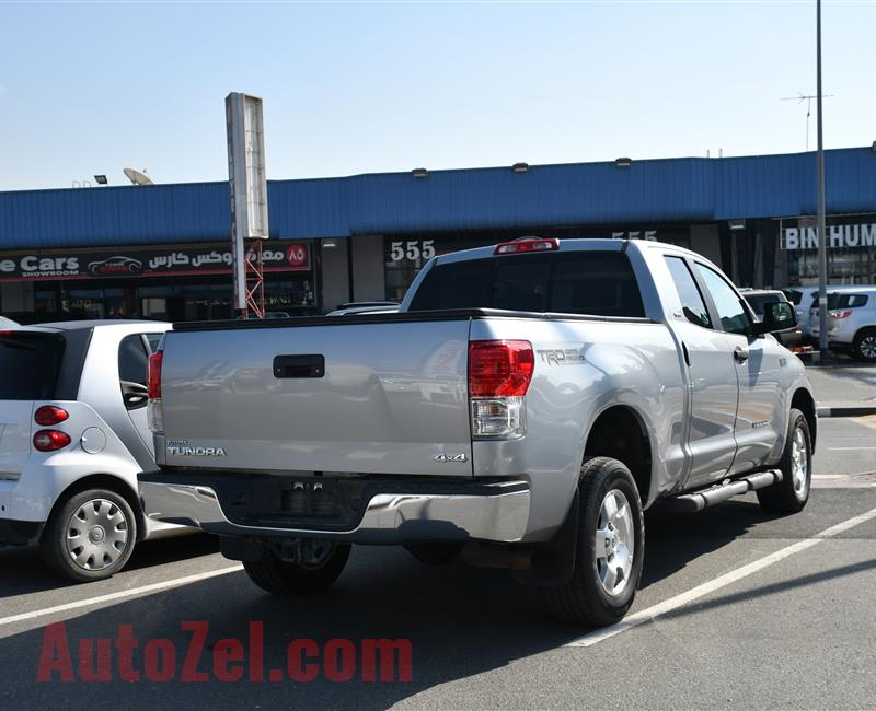 TOYOTA TUNDRA- 2011- SILVER- 48 000 KM- AMERICAN SPECS