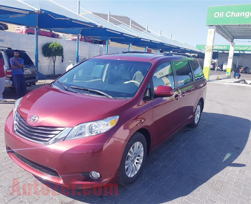 Toyota Sienna same like new