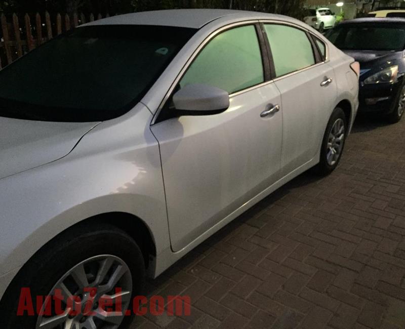 very good condition white NISSAN ALTIMA for sale