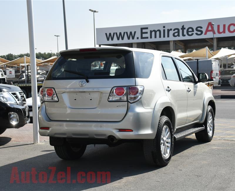 TOYOTA FORTUNER- 2013- GOLD- 321 000 KM- GCC SPECS