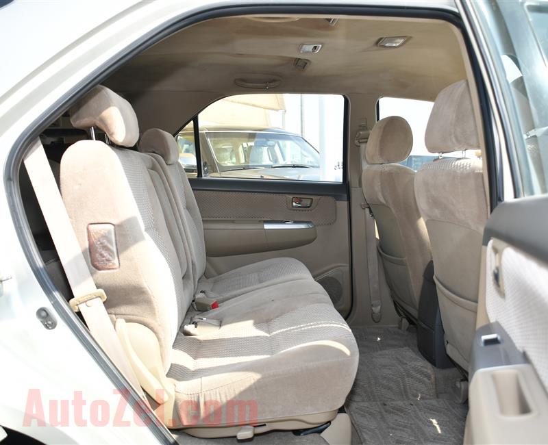 TOYOTA FORTUNER- 2013- GOLD- 321 000 KM- GCC SPECS