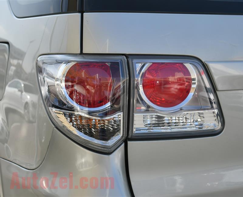 TOYOTA FORTUNER- 2013- GOLD- 321 000 KM- GCC SPECS